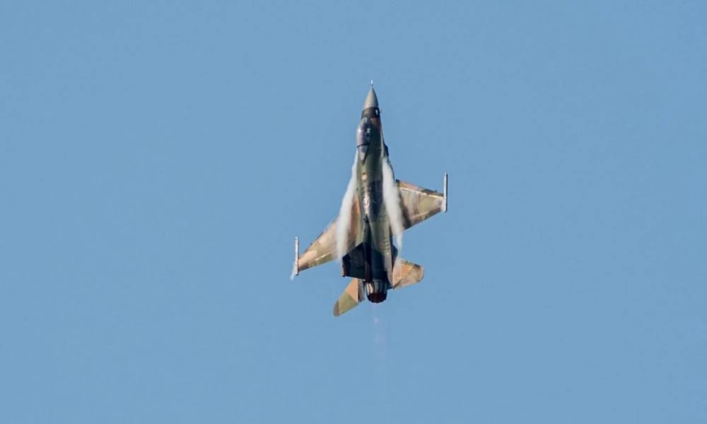 Ουκρανική Κ@λοτούμπα: «Δεν μας φτάνουν τα F-16, χρειαζόμαστε και άλλα εναέρια όπλα για να καταρρίψουμε ρωσικά μαχητικά!»